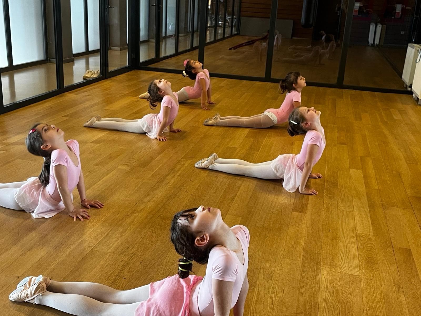 Children enjoying a Ceren Ballet class