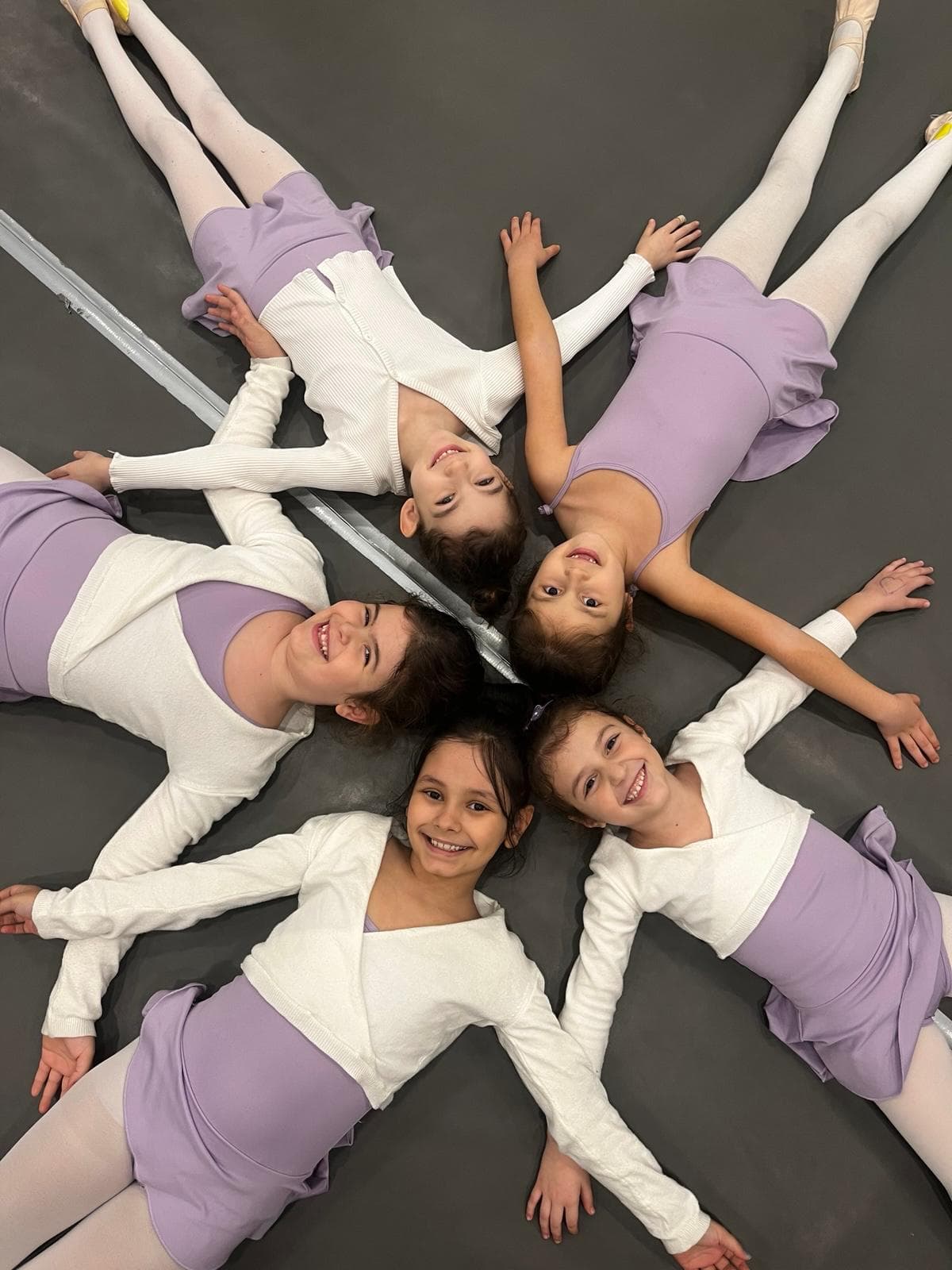 Children enjoying a Ceren Ballet class