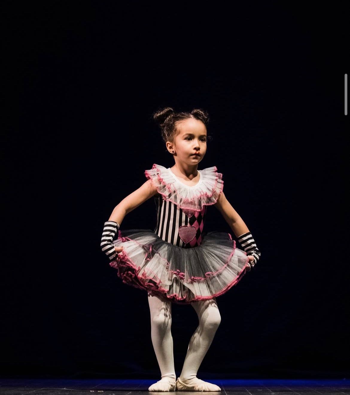 Sahnede bale performansı